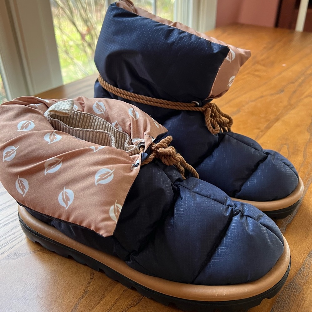Flufie Size 8 Pillow Boot